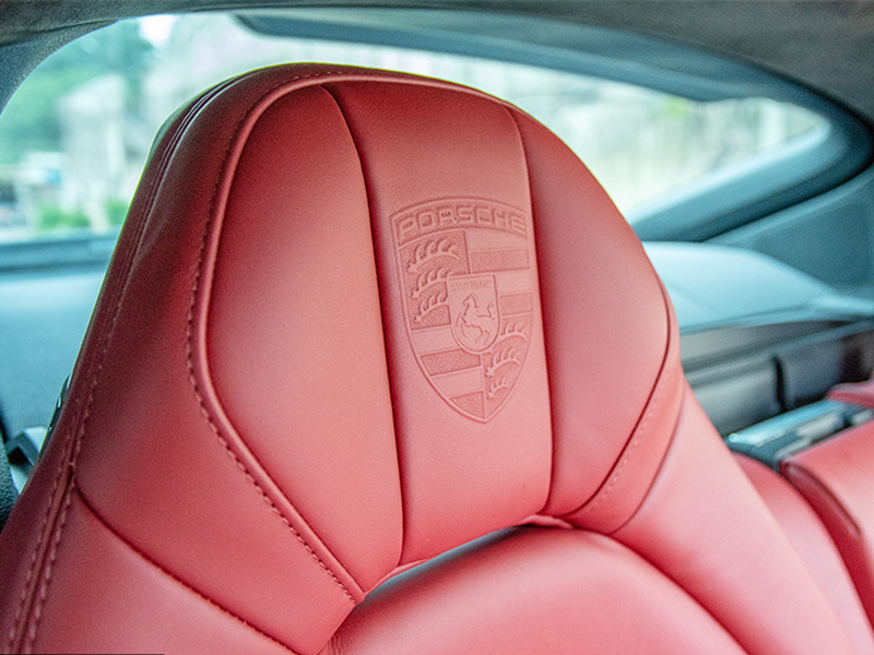 豪车座椅,车标压花